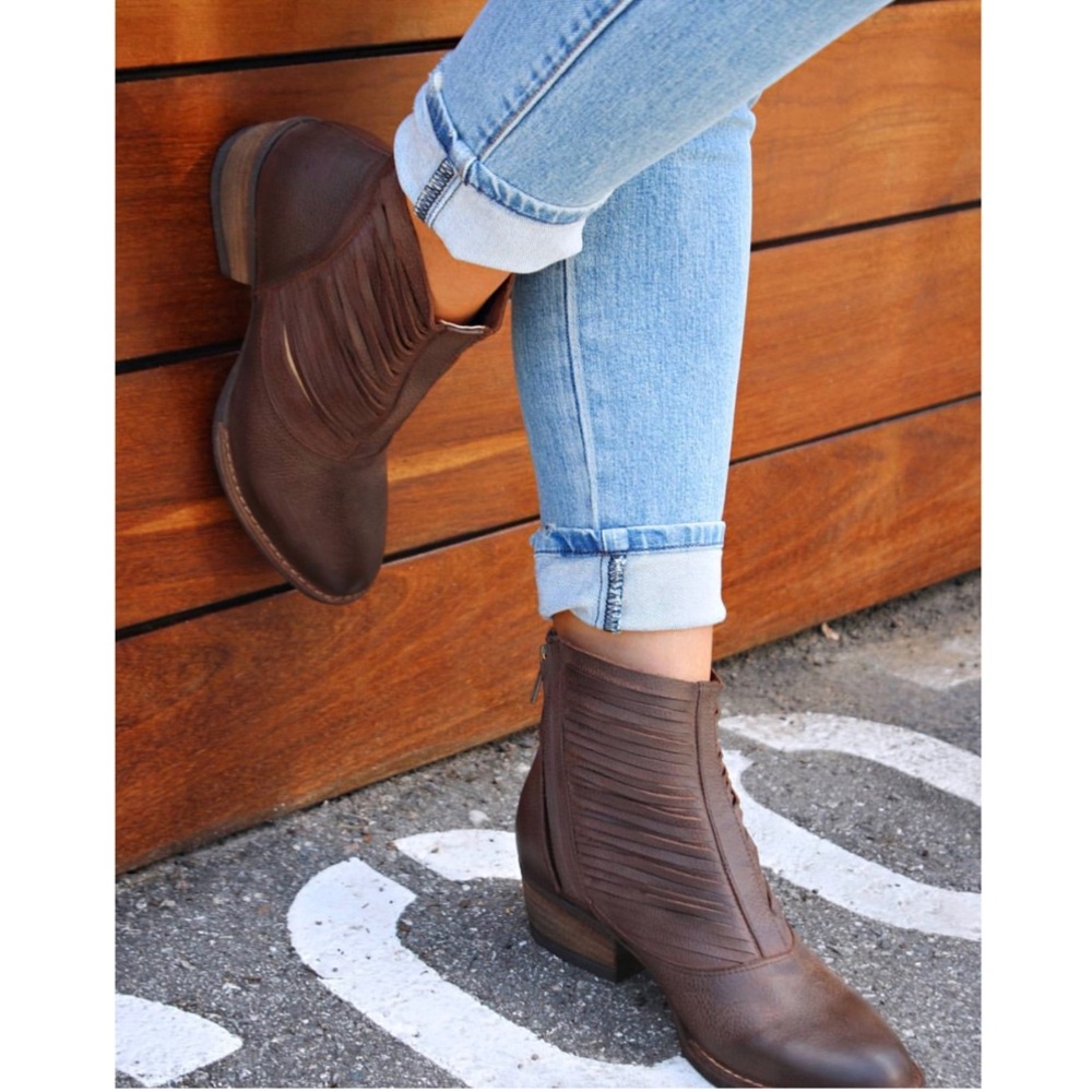 Slashed Hybrid Distressed Leather Boots - Picture 2 of 8
